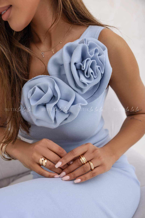 Sukienka prążkowana z kwiatem błękitna Fantazja