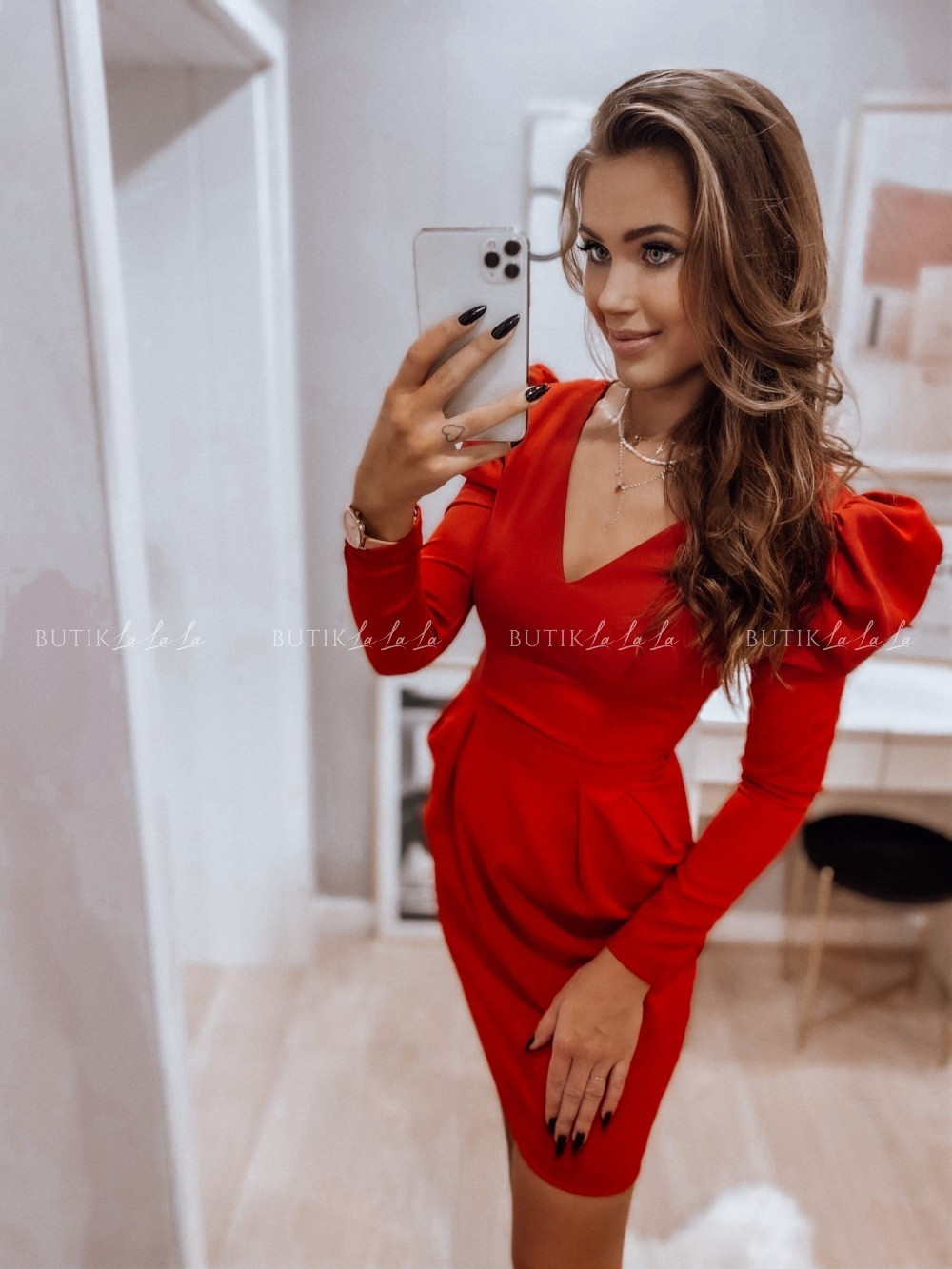sukienka czerwona z bufkami