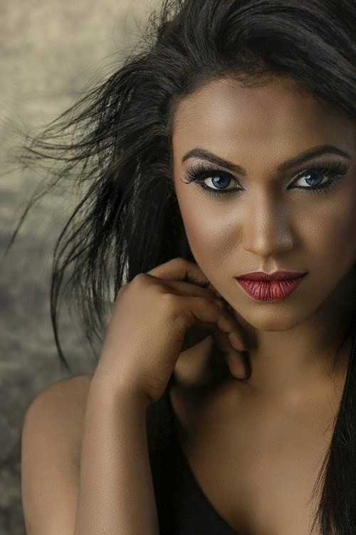 Top 7 ubrań, które trzeba mieć w szafie, aby zawsze wyjść z domu z twarzą!