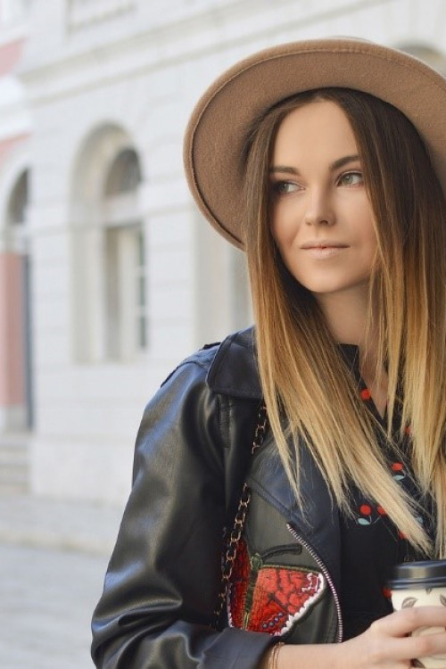 Praktyczne okrycia wierzchnie na wiosenne dni