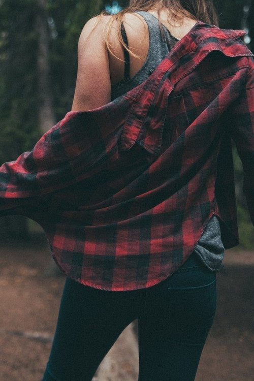 Stylizacje z koszulą w roli głównej