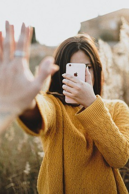 Swetry, które możesz nosić cały rok, nawet latem!