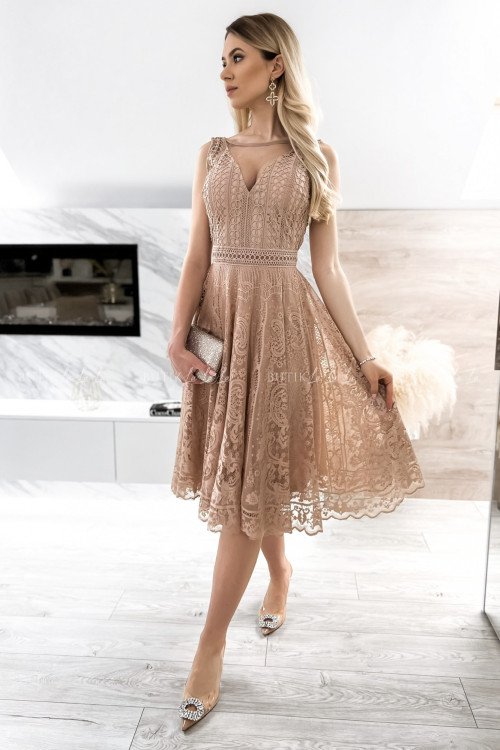 Sukienka koronkowa z dekoltem w literę V pudrowa Anastazja 7