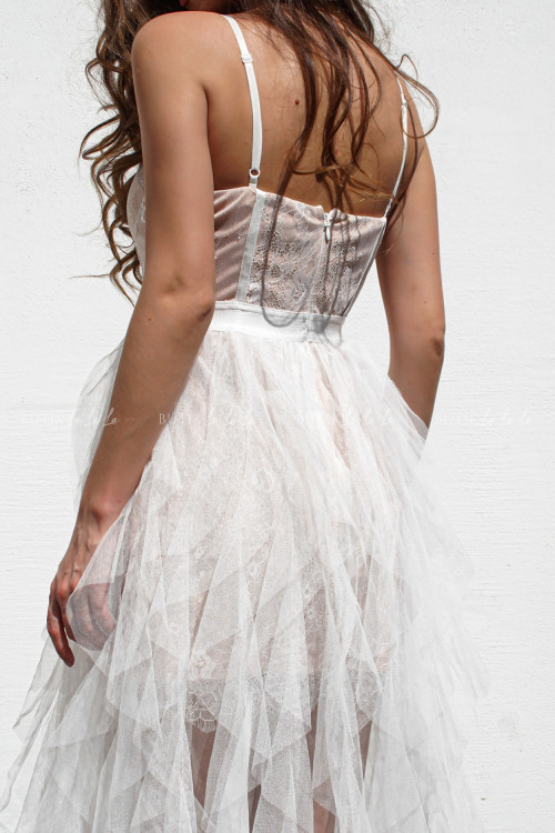 Sukienka maxi z tiulowym dołem biało kremowa Bizzu 2