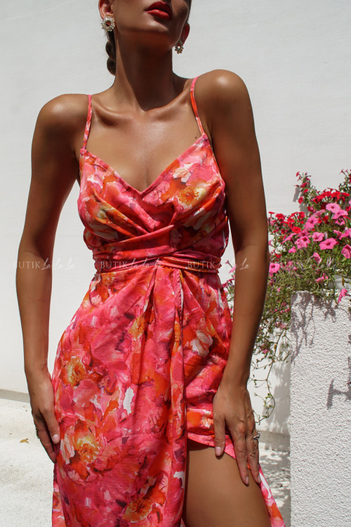 Sukienka różowa w kwiatowy print Selina