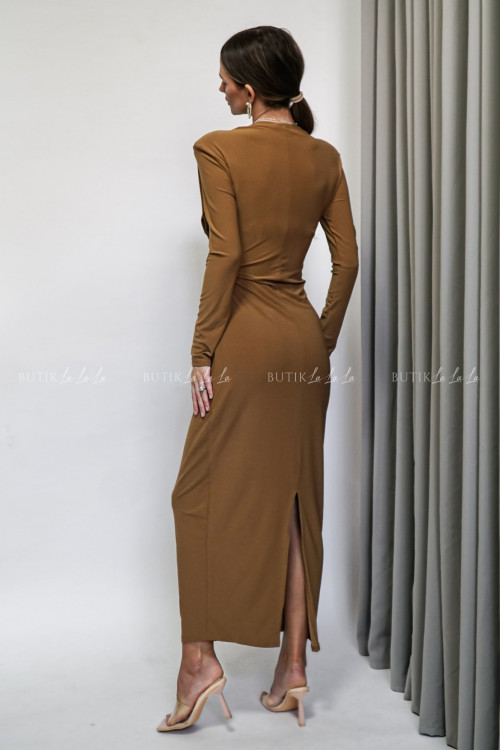 Sukienka z wcięciem camelowa Eddie 1