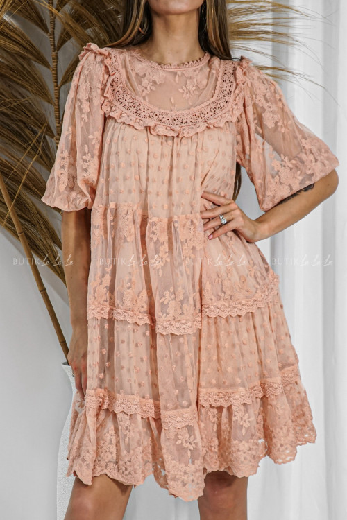 Sukienka boho z delikatnymi falbankami pudrowa Gwen