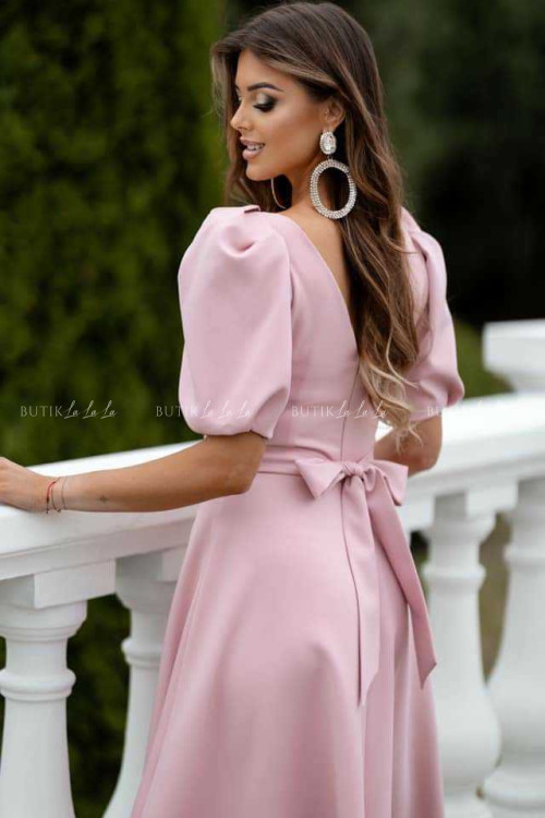 Sukienka midi pudrowa Grande