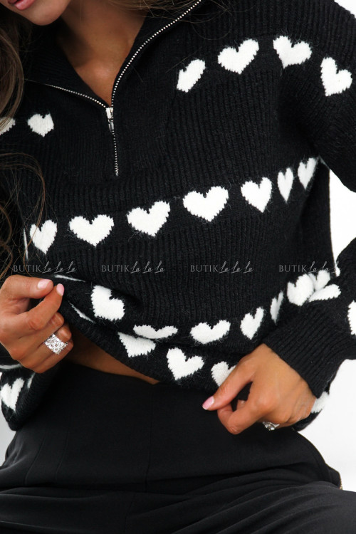 Sweter z golfem czarny w serduszka