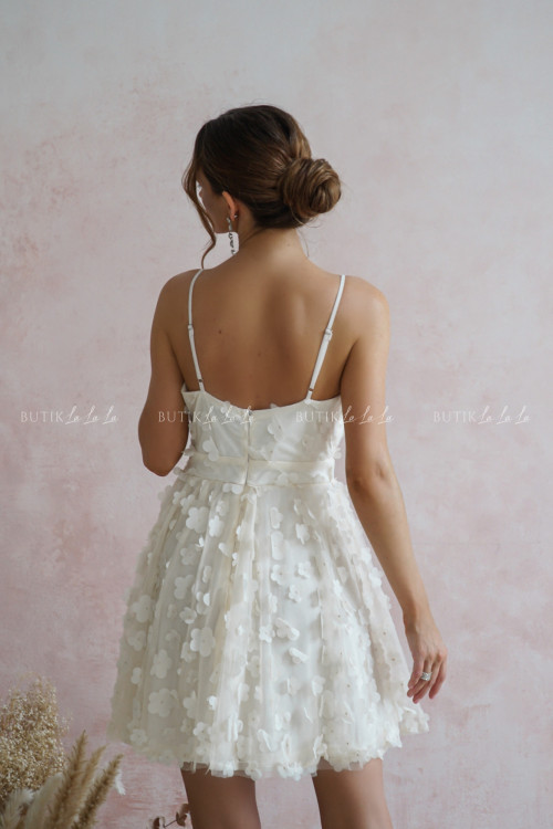 Sukienka kremowa kwiatowa Suzie 2