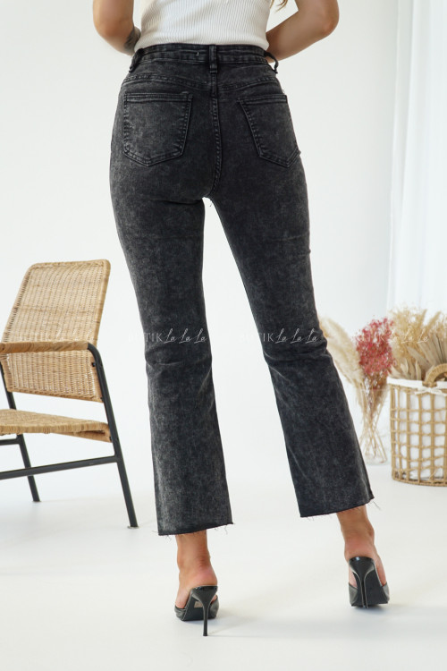 Spodnie jeansowe typu flared czarne 10