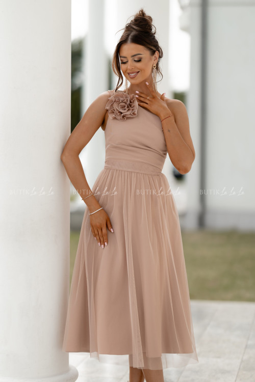 Sukienka z ozdobną różą kawowa Arisson