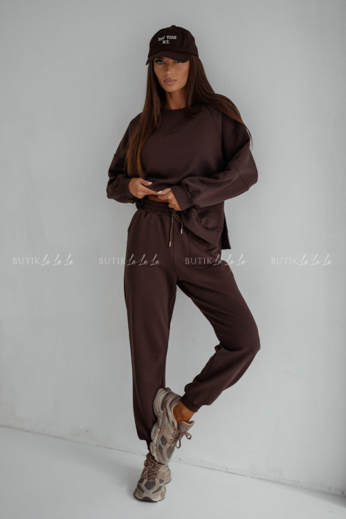 Komplet dresowy brązowy Lunie 1