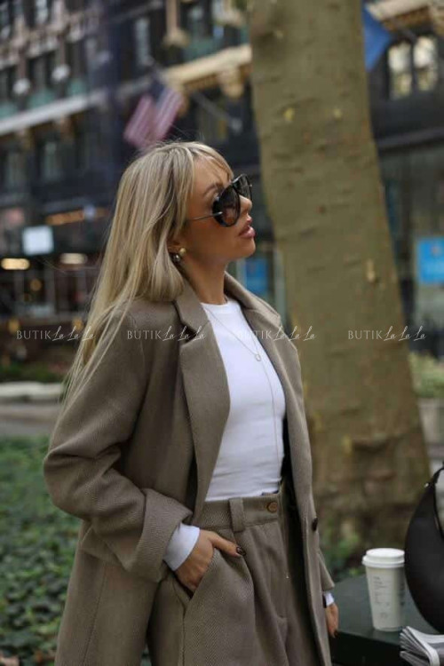 Płaszcz o kroju marynarki w jodełkę Busi 2