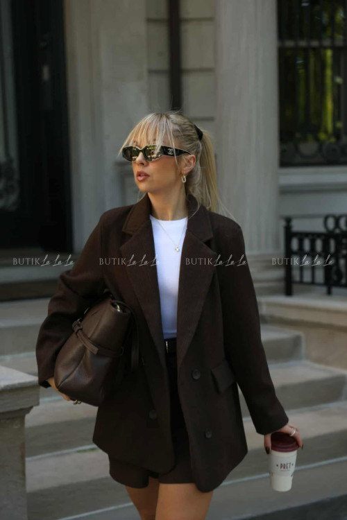 Płaszcz o kroju marynarki brązowy w jodełkę Busi 1