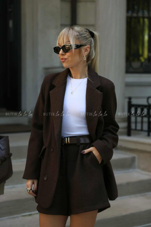 Płaszcz o kroju marynarki brązowy w jodełkę Busi