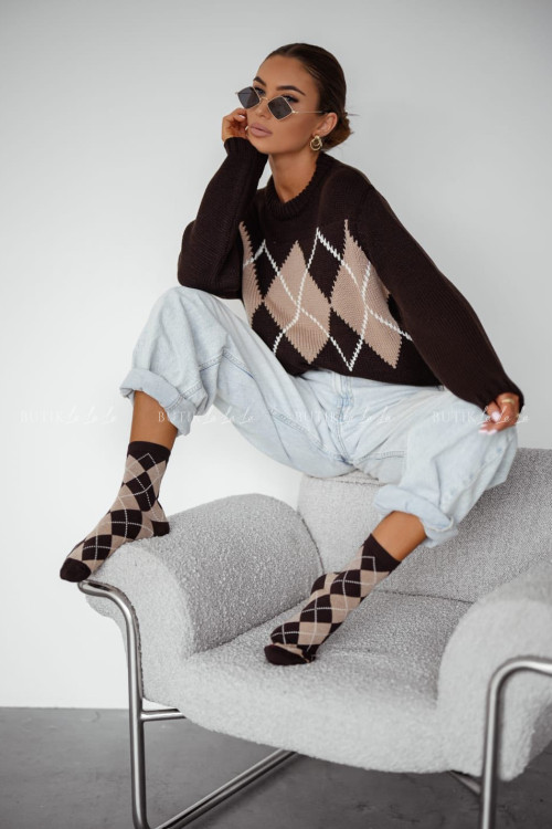 Sweter brązowy w geometryczne wzory Minodie 3