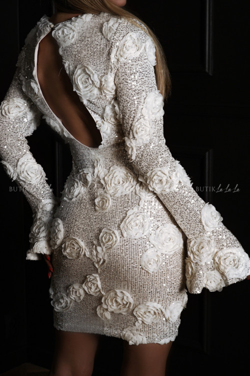 Sukienka cekinowa z kwiatami beżowo srebrna Moli 3