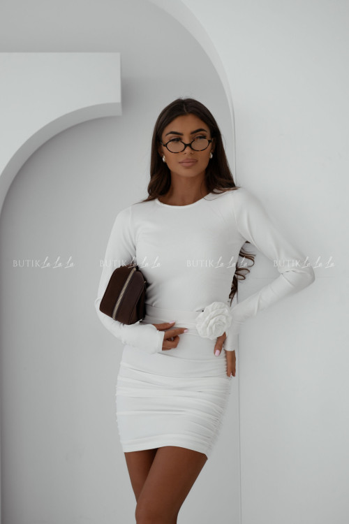 Komplet prążkowany z kwiatem biały Leonore