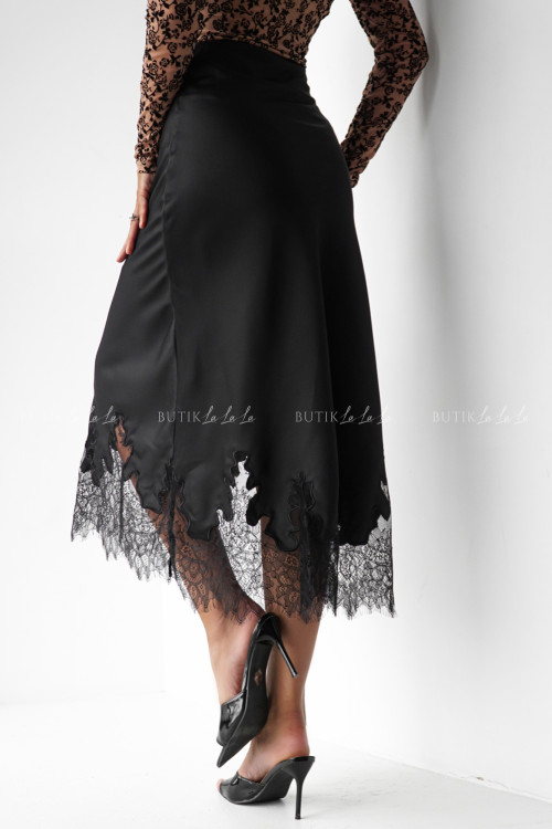 Spódnica satynowa z koronką czarna Lumie 4
